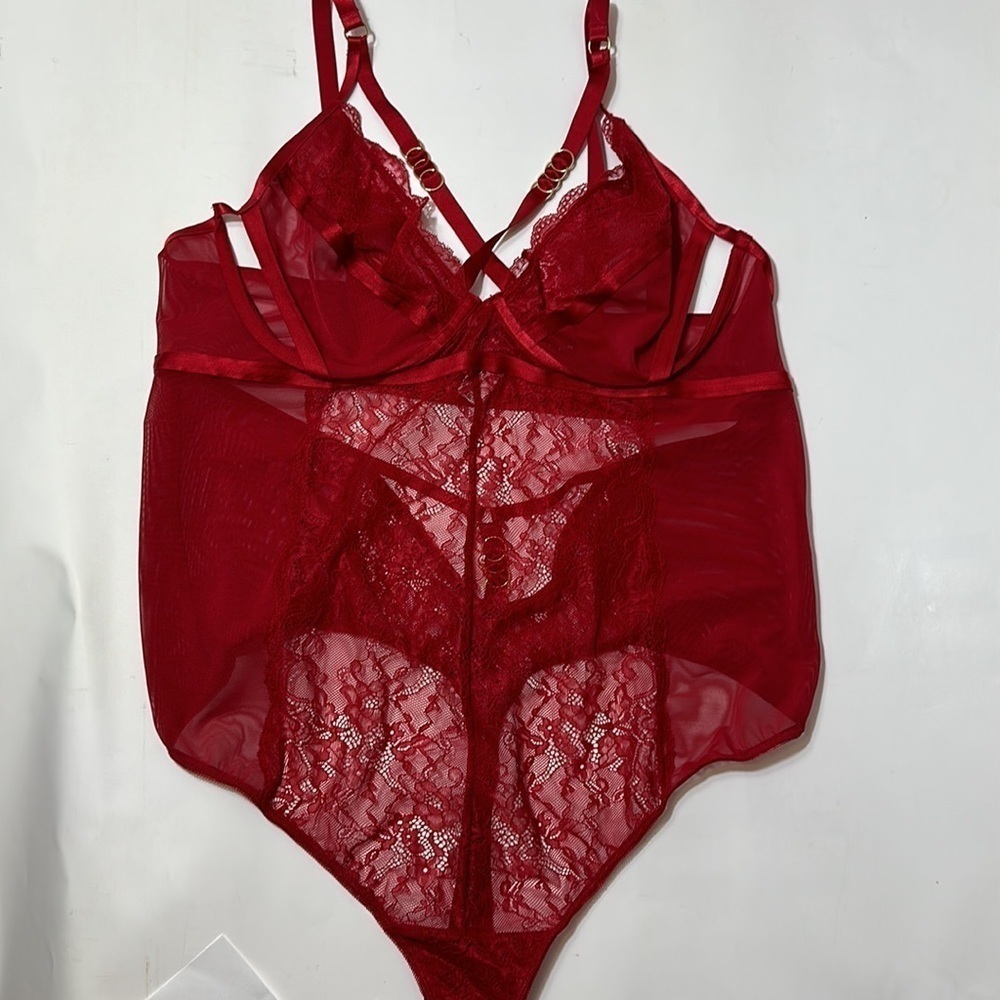 Torrid red SEXY STRAPS AND LACE BODYSUIT - Picture 5 of 11